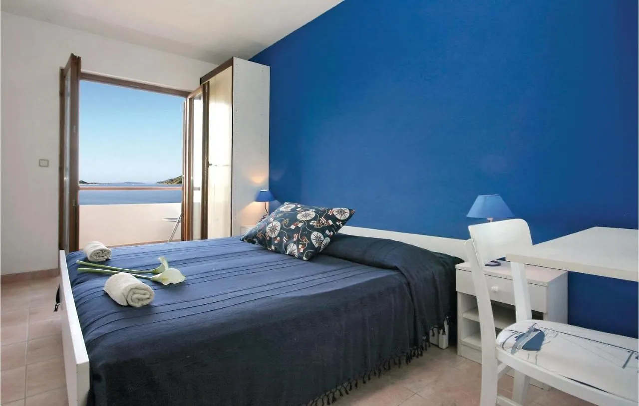 Gorgeous Apartment In Okrug Donji With Wifi Donji Okrug