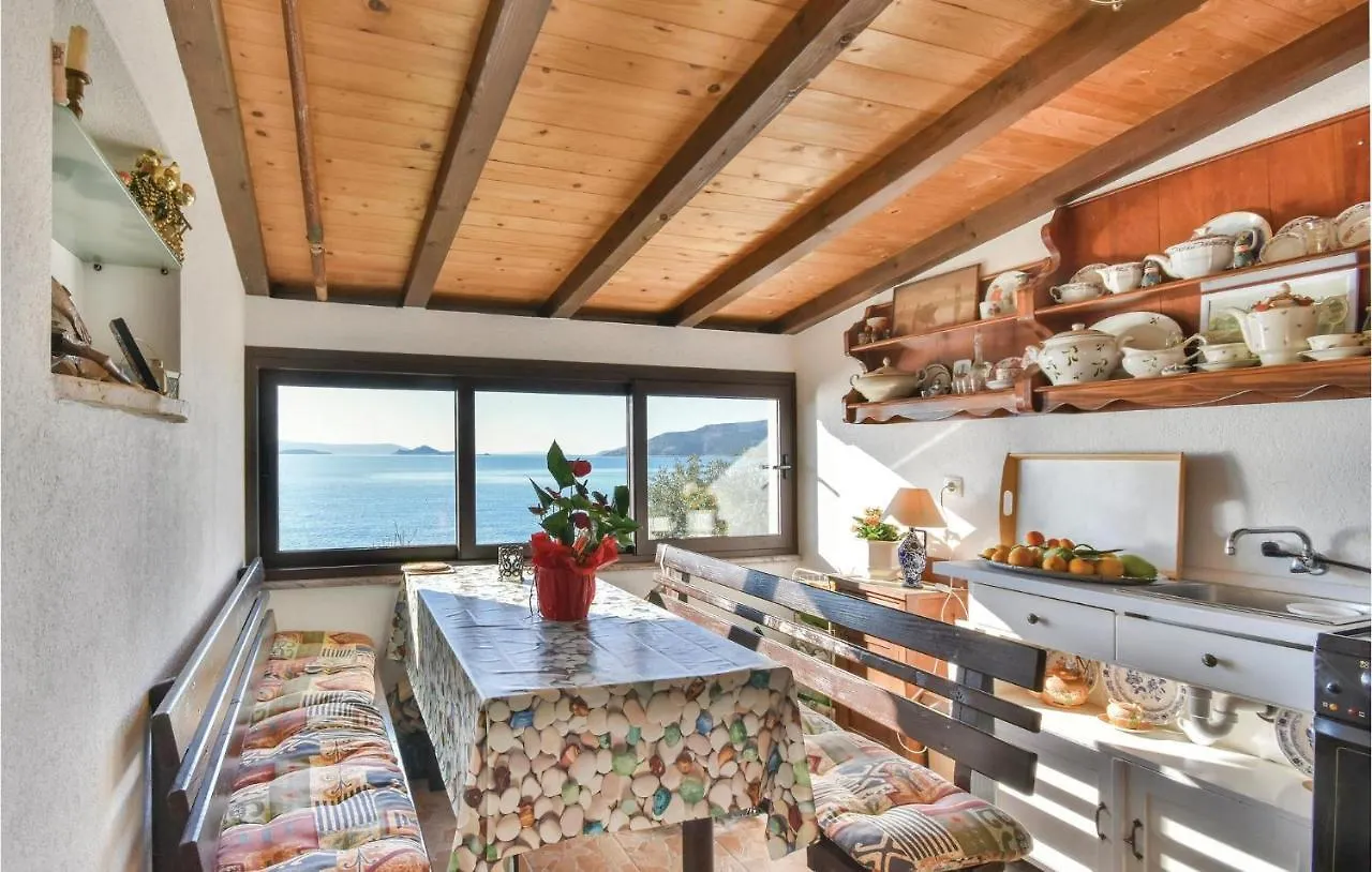 Gorgeous Apartment In Okrug Donji With Wifi Donji Okrug