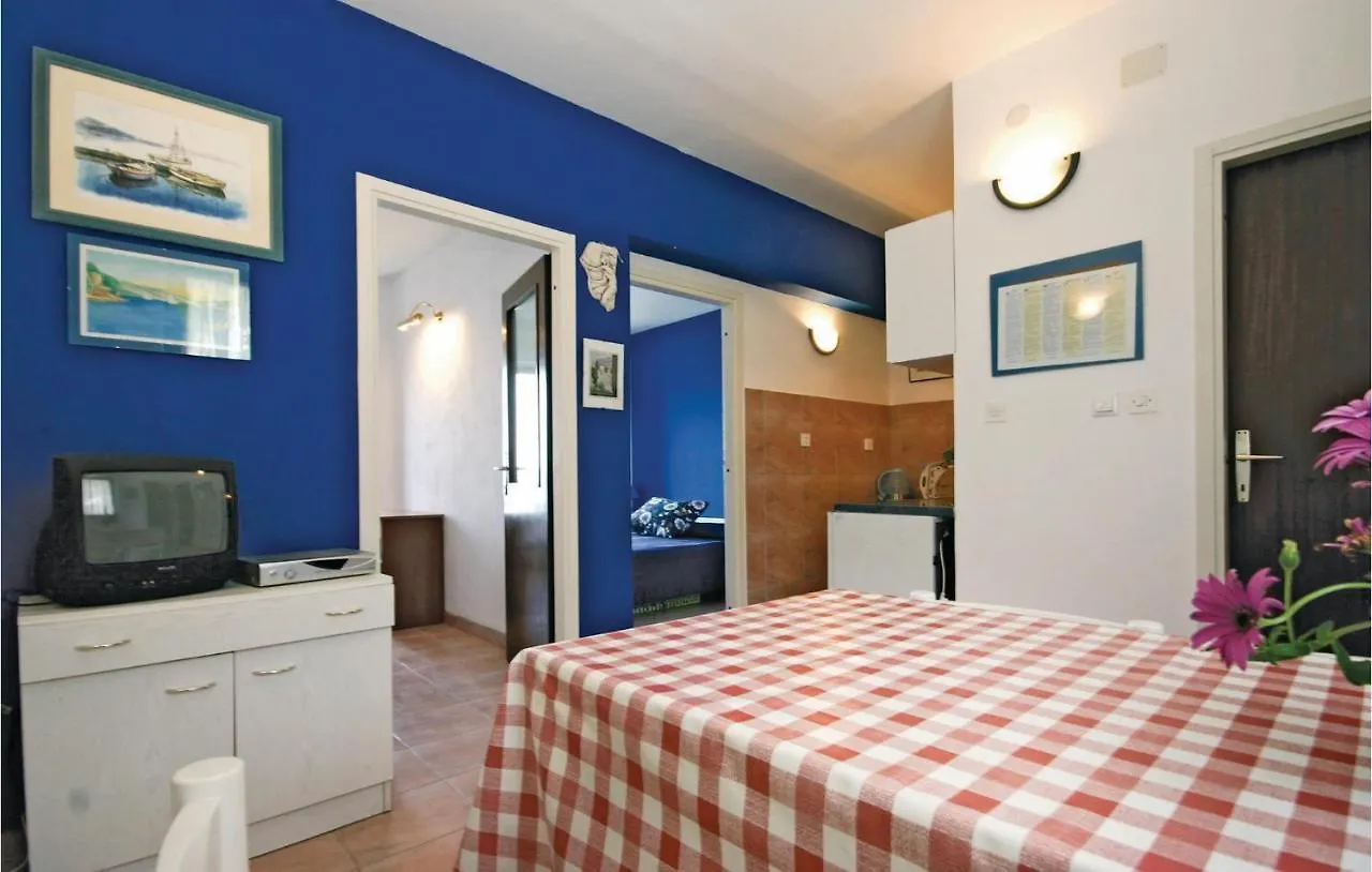 Gorgeous Apartment In Okrug Donji With Wifi Donji Okrug