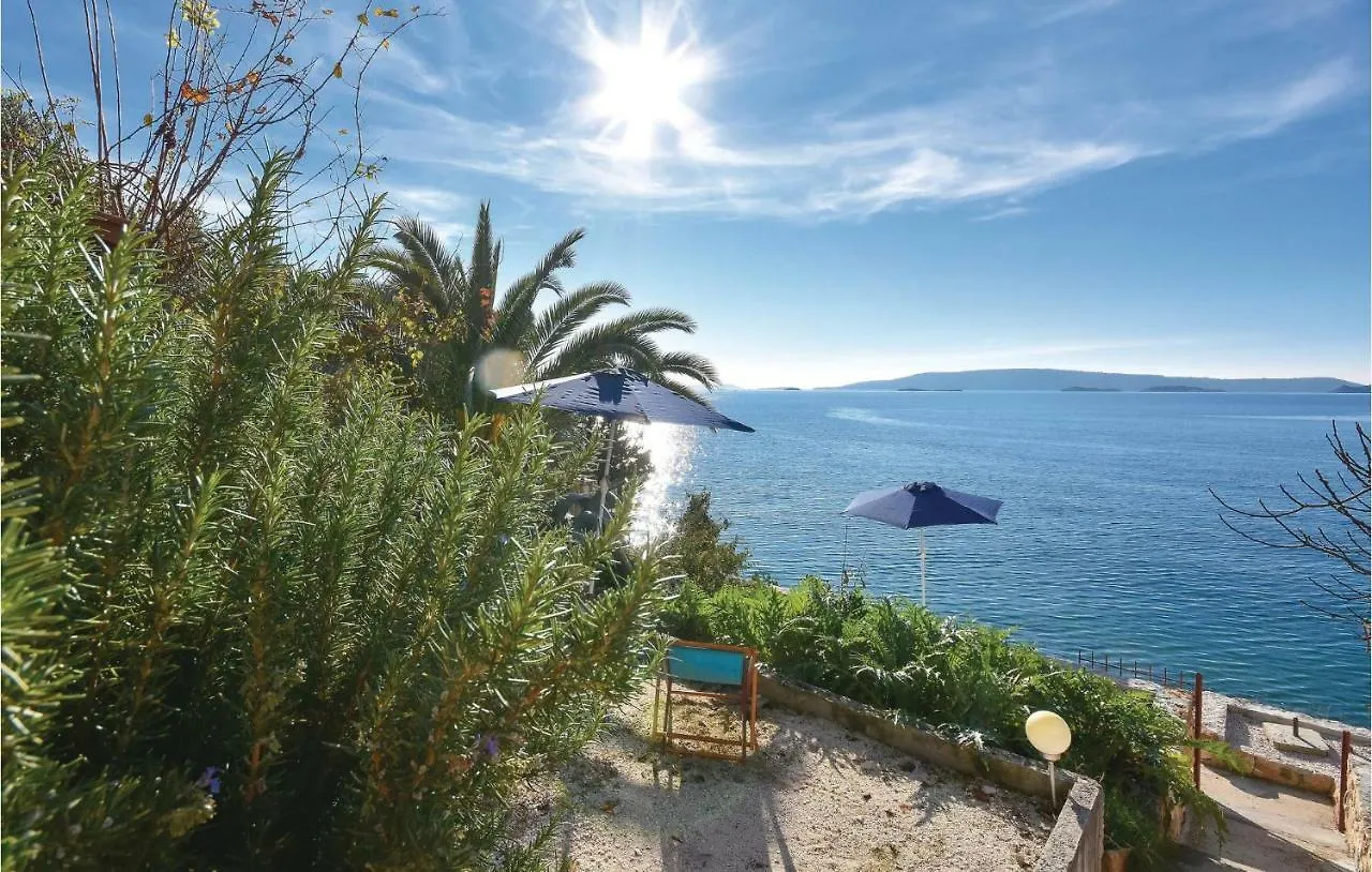 Gorgeous Apartment In Okrug Donji With Wifi Donji Okrug